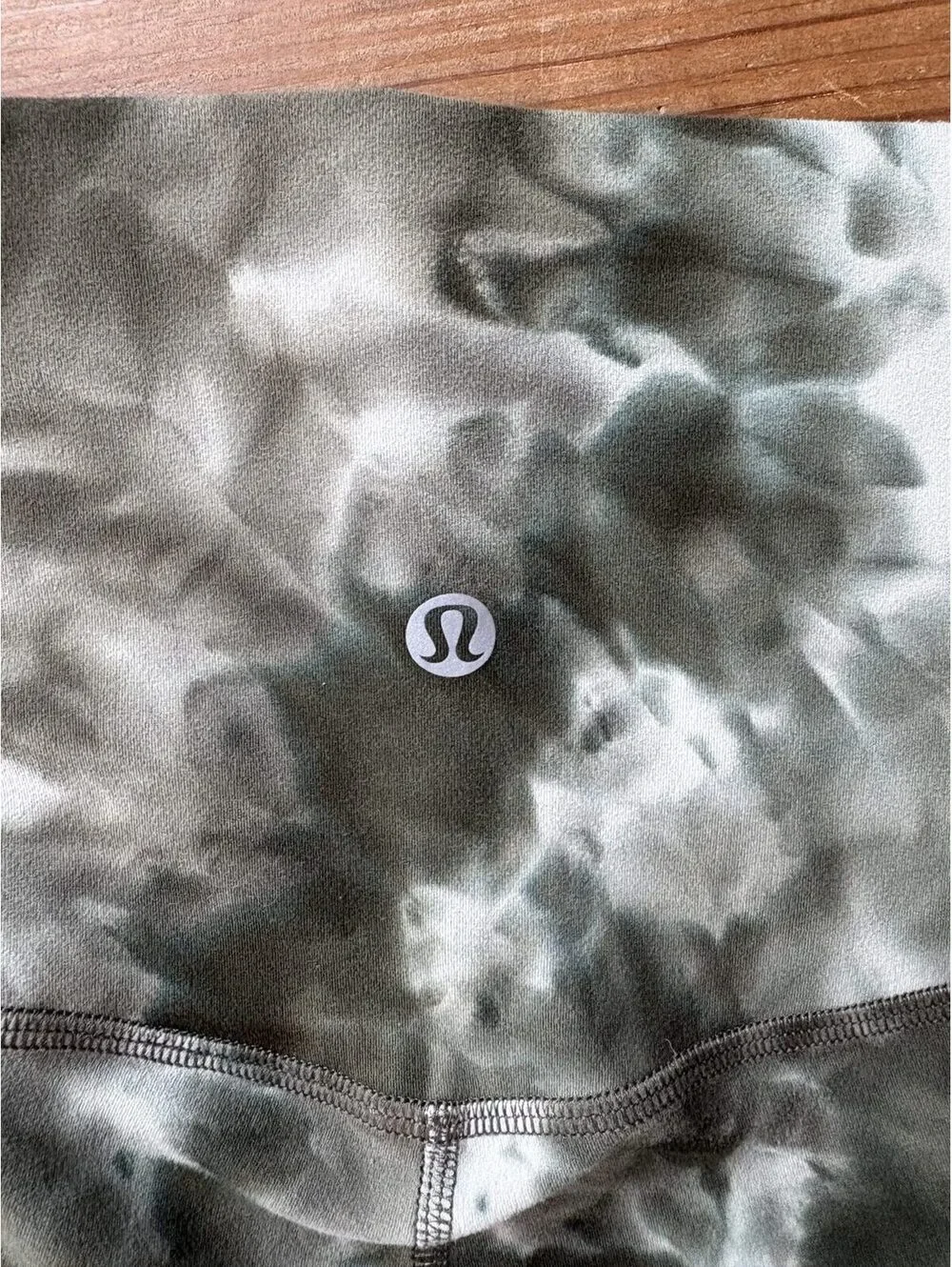 Lululemon Size 6 Olive Green Tie Dye High Rise Leggings